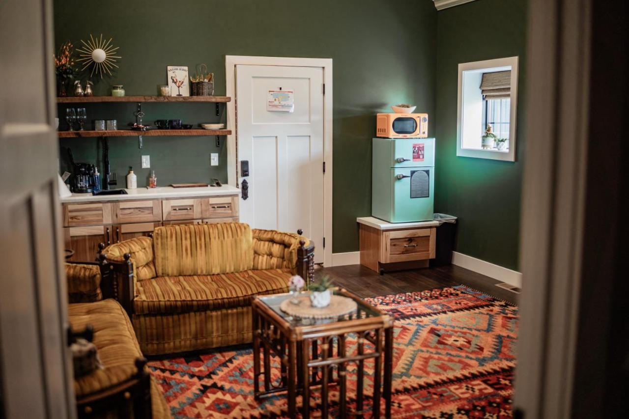 The Atrium - A Boutique Hotel - Suite 18 Perryville エクステリア 写真